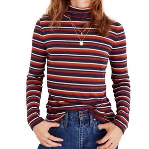 Last chance - Madewell Fine Ribbed Turtleneck Top in Brendan
Stripes Sz L